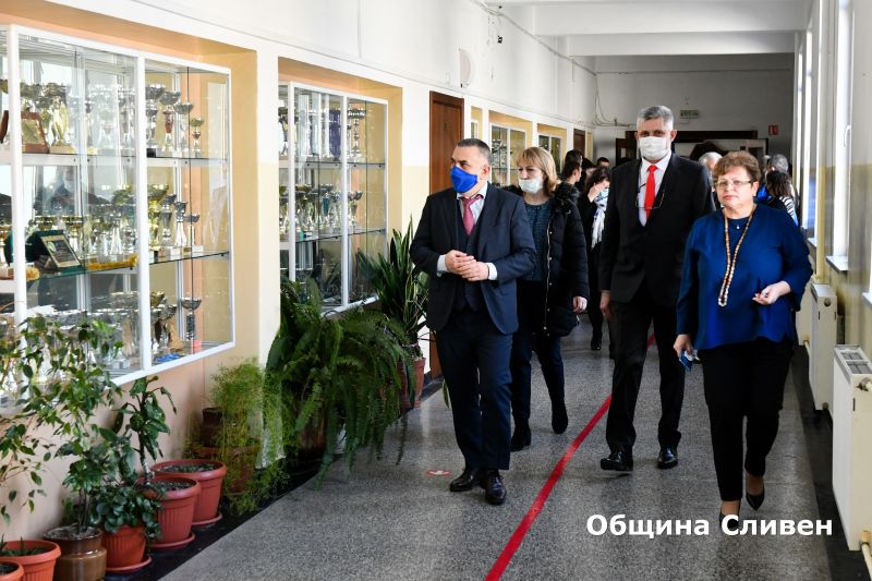 Стефан Радев: Традициите са богатство, но е важен и погледът към бъдещето, развитието и растежа