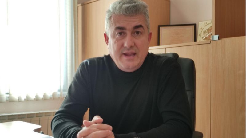 д-р Николай Сираков.