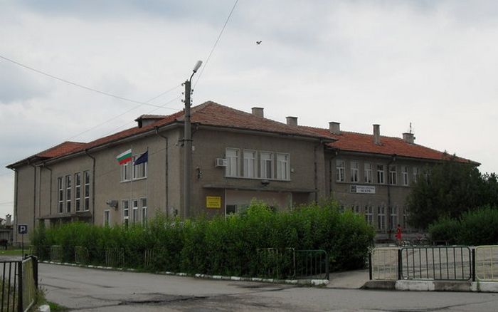 Мъж от Сливен е задържан за тежка катастрофа със загинал младеж в село Крушаре