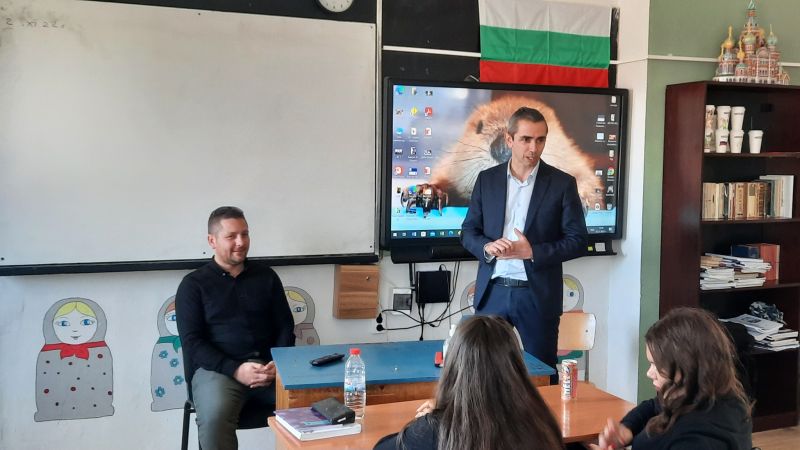 Ученици от ПГПЗЕ