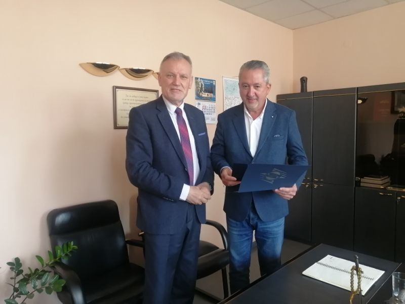 Областният управител получи отличие на ДАМТН