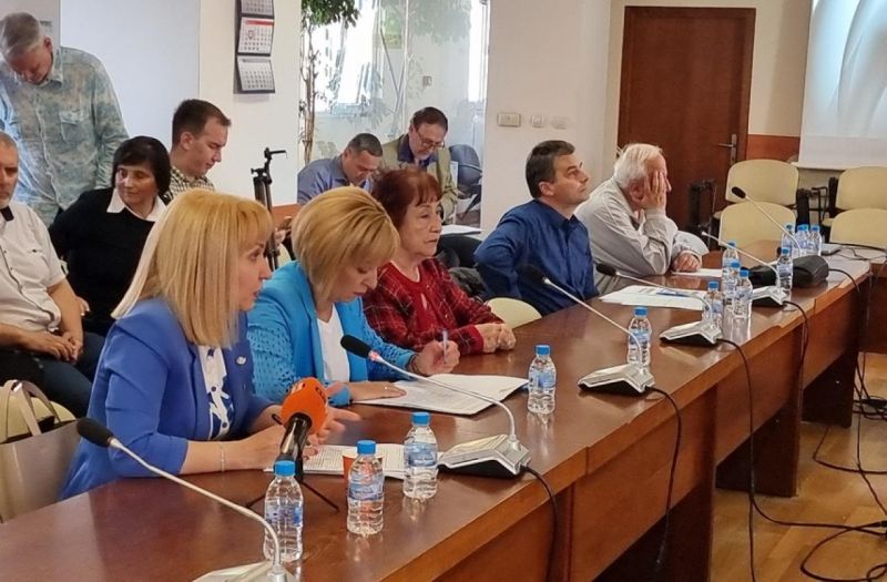Омбудсманът е против по-скъпите цени на парното, топлата вода и тока от юли