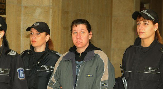 Атанаска, убила 8-годишната Алекс в Поморие, искала да се беси в Сливенския затвор