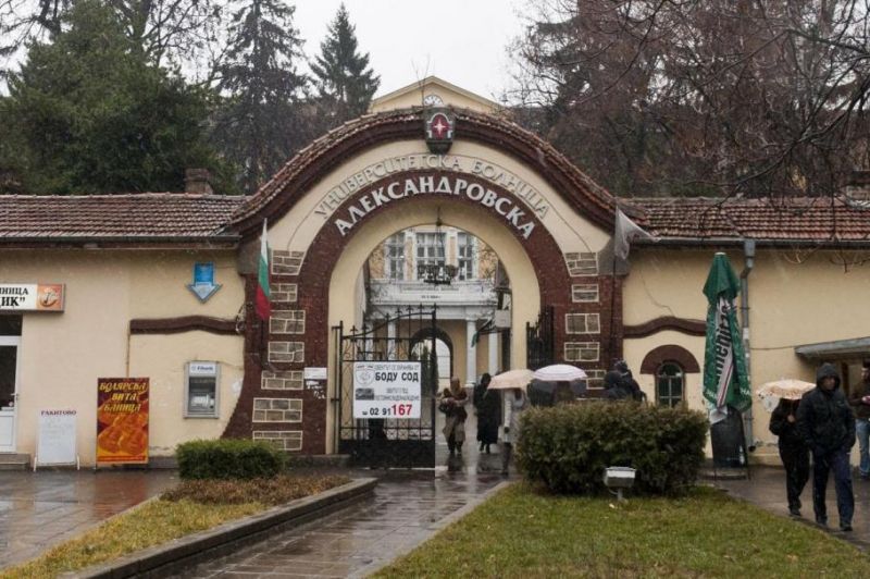 Пациентка в Александровска болница с тежко обвинение: оставяли болни с коронавирус в коридорите