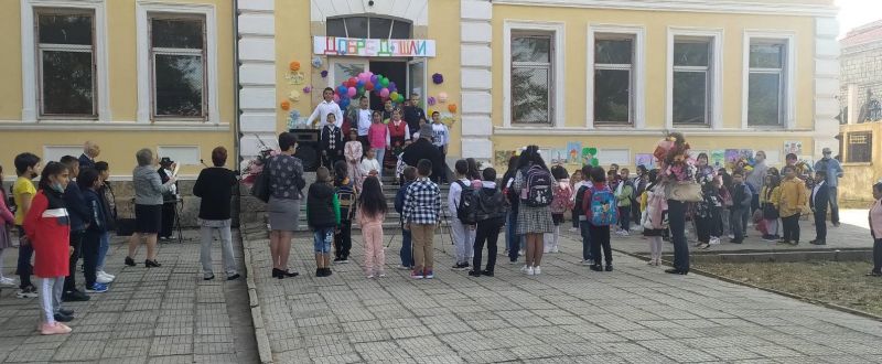 Първият звънец удари за 1705 ученици в училища от община Котел