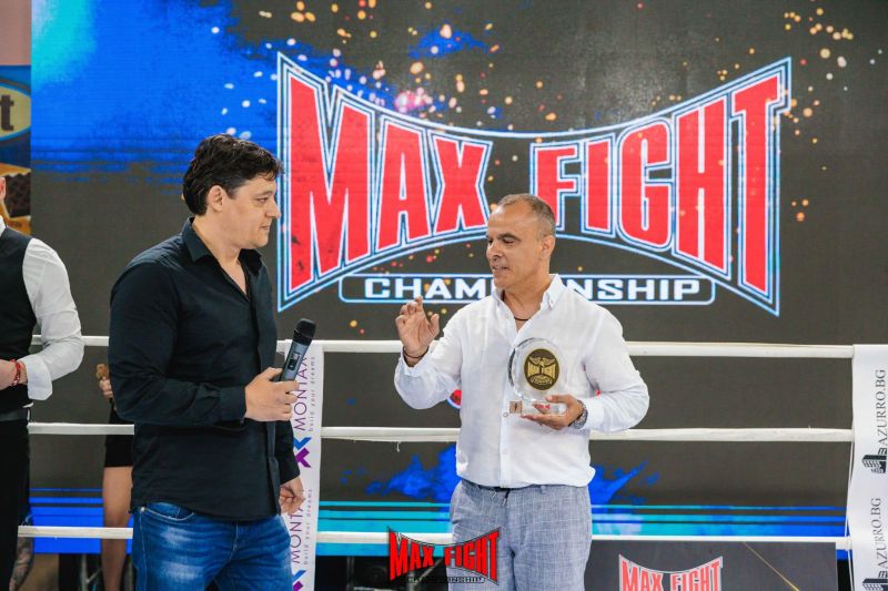 Екипът на MAX FIGHT Promotion с благодарности към Сливен, Пламен Крумов и Мариян Желев