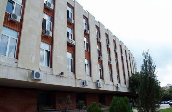 Сливенският съд задържа под стража мъж, който не спазвал мярката 'домашен арест'