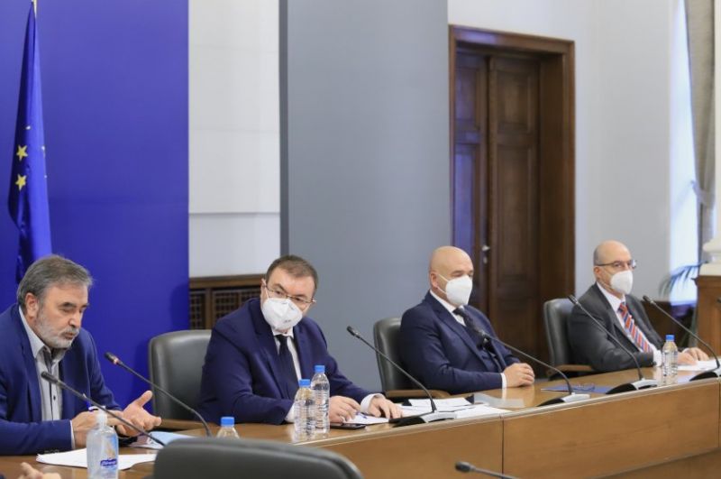 Ваксинирането у нас - на пет етапа