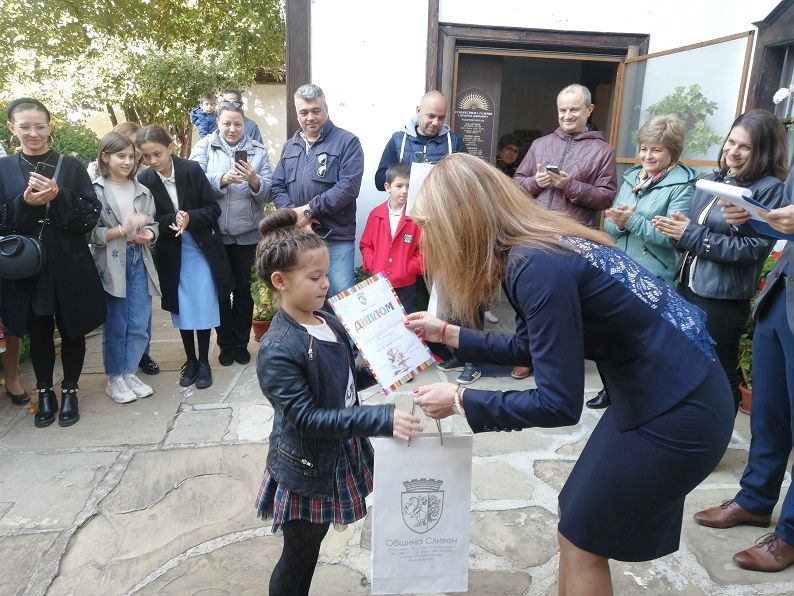 Над 400 деца участваха в конкурса „Аз и моят град“ с рисунки на любими места сред природата и Сливен
