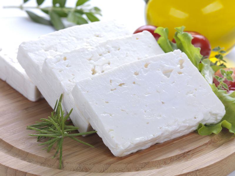 Цените на млякото и сиренето нагоре с 15 процента