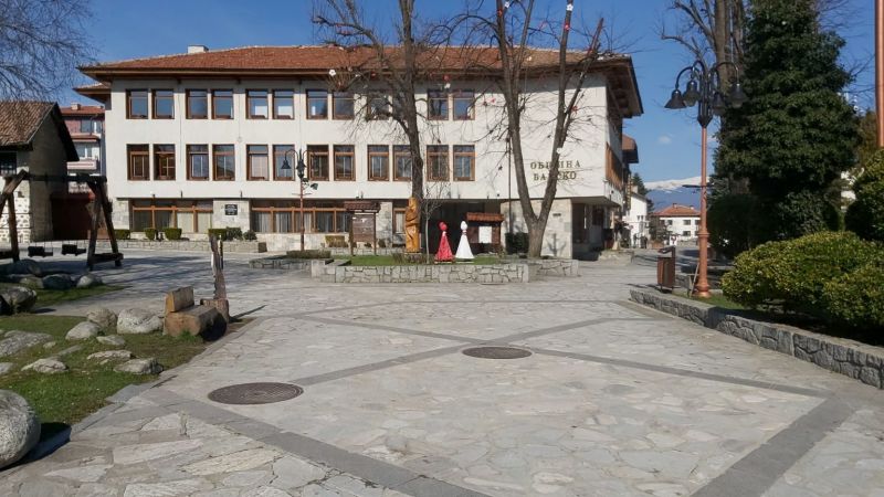 Работници от Банско изгонени на улицата без изплатени заплати