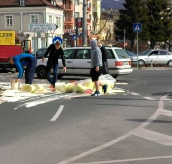 Ученици от Спортното училище в Сливен предотвратиха пътен инцидент