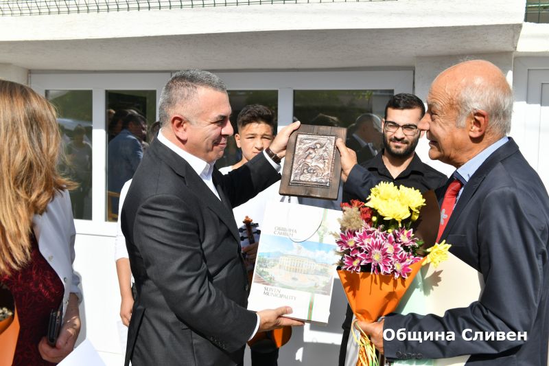 Детски културен център за дейностите на проекта „Музиката вместо улицата“ беше открит днес в Сливен   