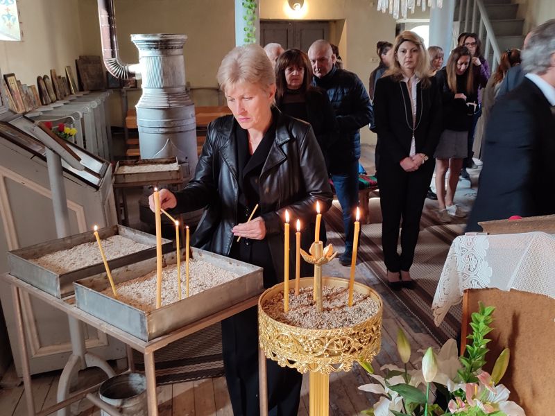 ГЕРБ – Сливен дари икона на Св. Архангел Михаил на храма в село Гавраилово