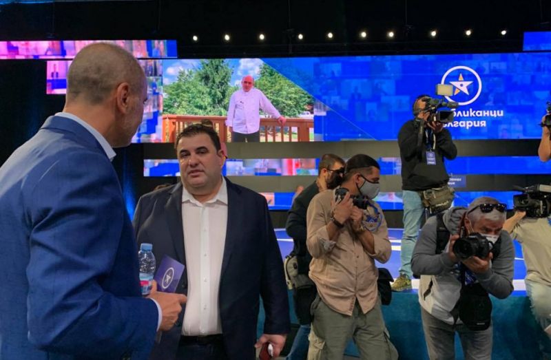 Павел Вълнев: Подкрепяме българските лекари в борбата им с коронавируса