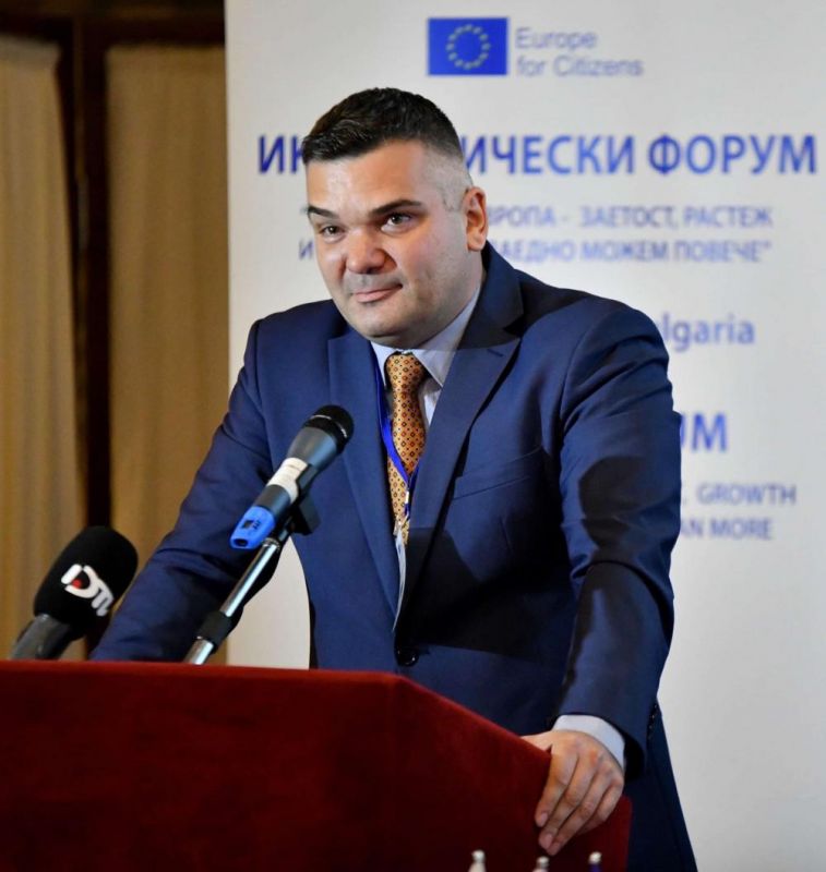 Владимир Русев