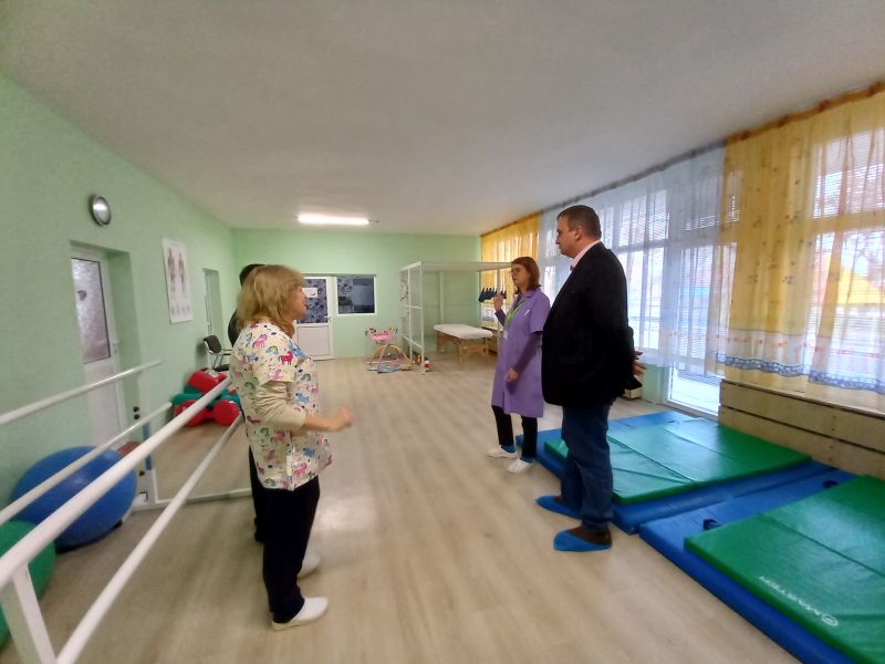 Ръководството на Областна администрация гостува на Центъра за комплексно обслужване на деца с увреждания и хронични заболявания