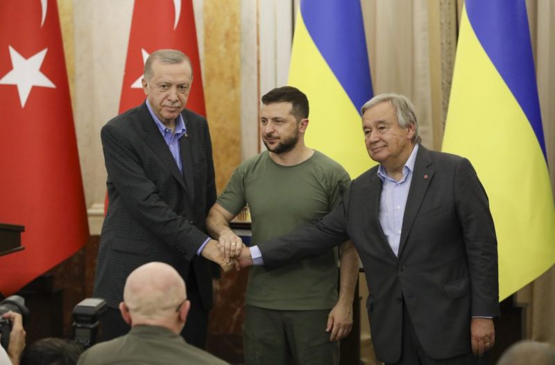 Какво си казаха на срещата Зеленски, Ердоган и Гутериш 