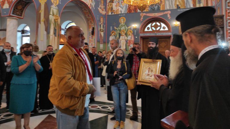 Глобяват ГЕРБ, БСП и 'Републиканци за България' заради неносене на маски