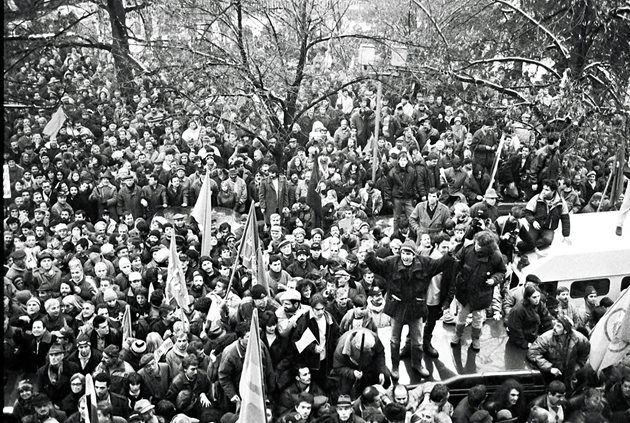 Единственият истински протест - какво помним от 10 януари 1997 г. (видео)