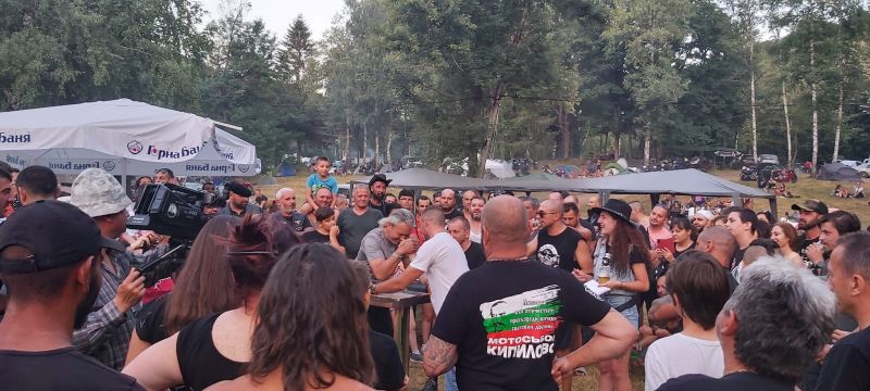Мотосъборът в м. Сайганица събра любители на високите скорости
