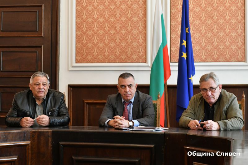 Общината увеличава възнагражденията на медицинските специалисти в детските заведения и училищните кабинети