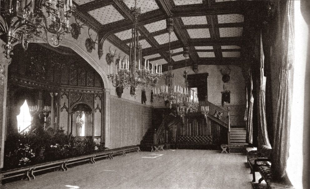 Балната зала в 