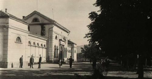 1902 година  се е състояло тържественото откриване (освещаване) на Сливенските минерални бани.