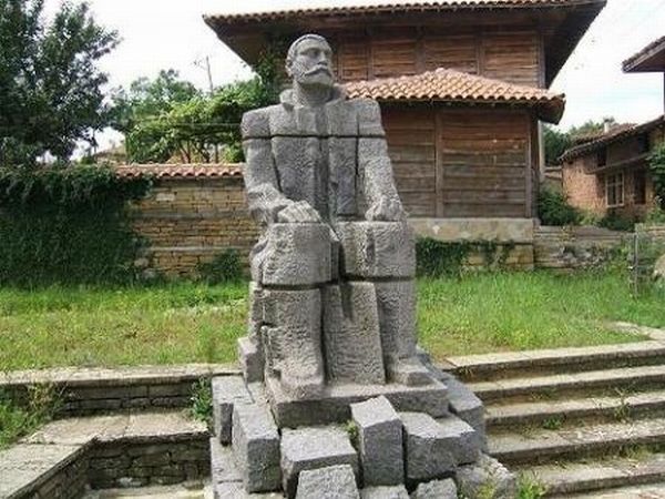 Непубликувани документи от архива на Стамболов и кореспонденцията му със Захарий Стоянов бяха показани в Медвен