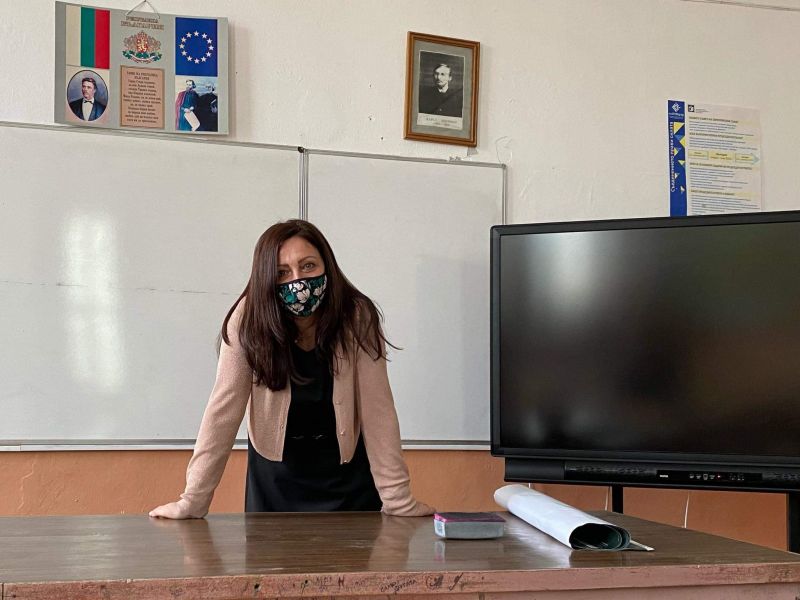 Началникът на РУО - Сливен се срещна с ученици от ППМГ „Добри Чинтулов“