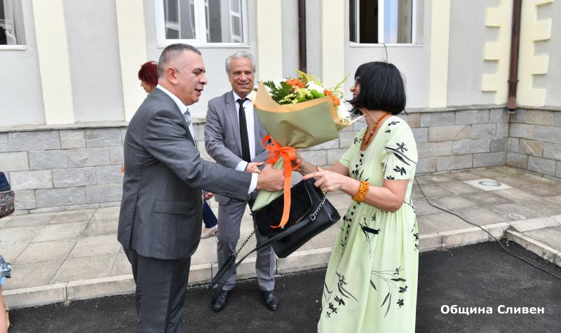 Откриха новия физкултурен салон и обновената сграда на Професионална гимназия по хотелиерство и туризъм „Академик Неделчо Неделчев“